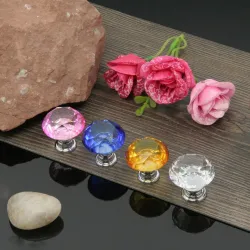 Elegante møbelknopper - glas diamantform
