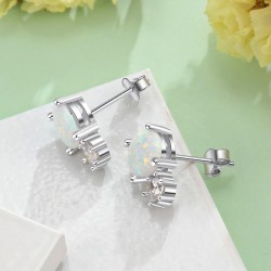 Elegante øreringe - med rund opal/krystal