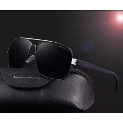 Mirror lens polarised sunglasses